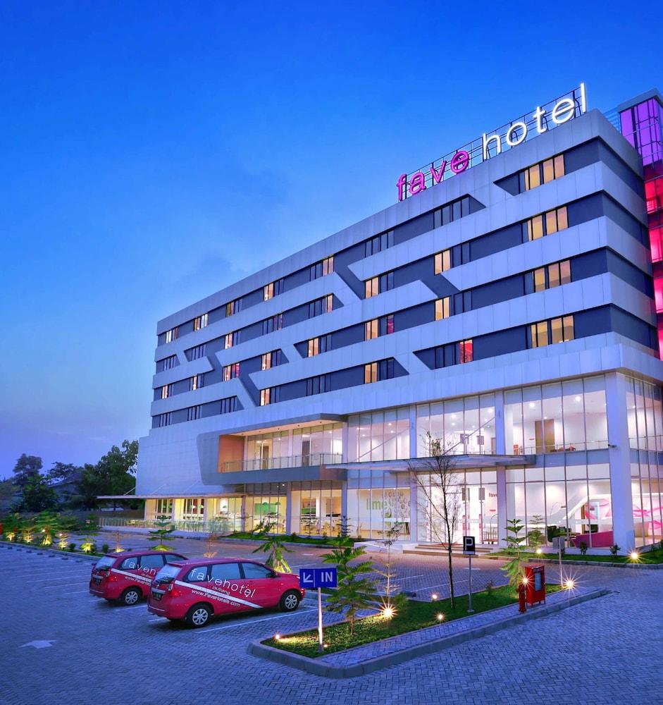 Laska Hotel Subang Buitenkant foto