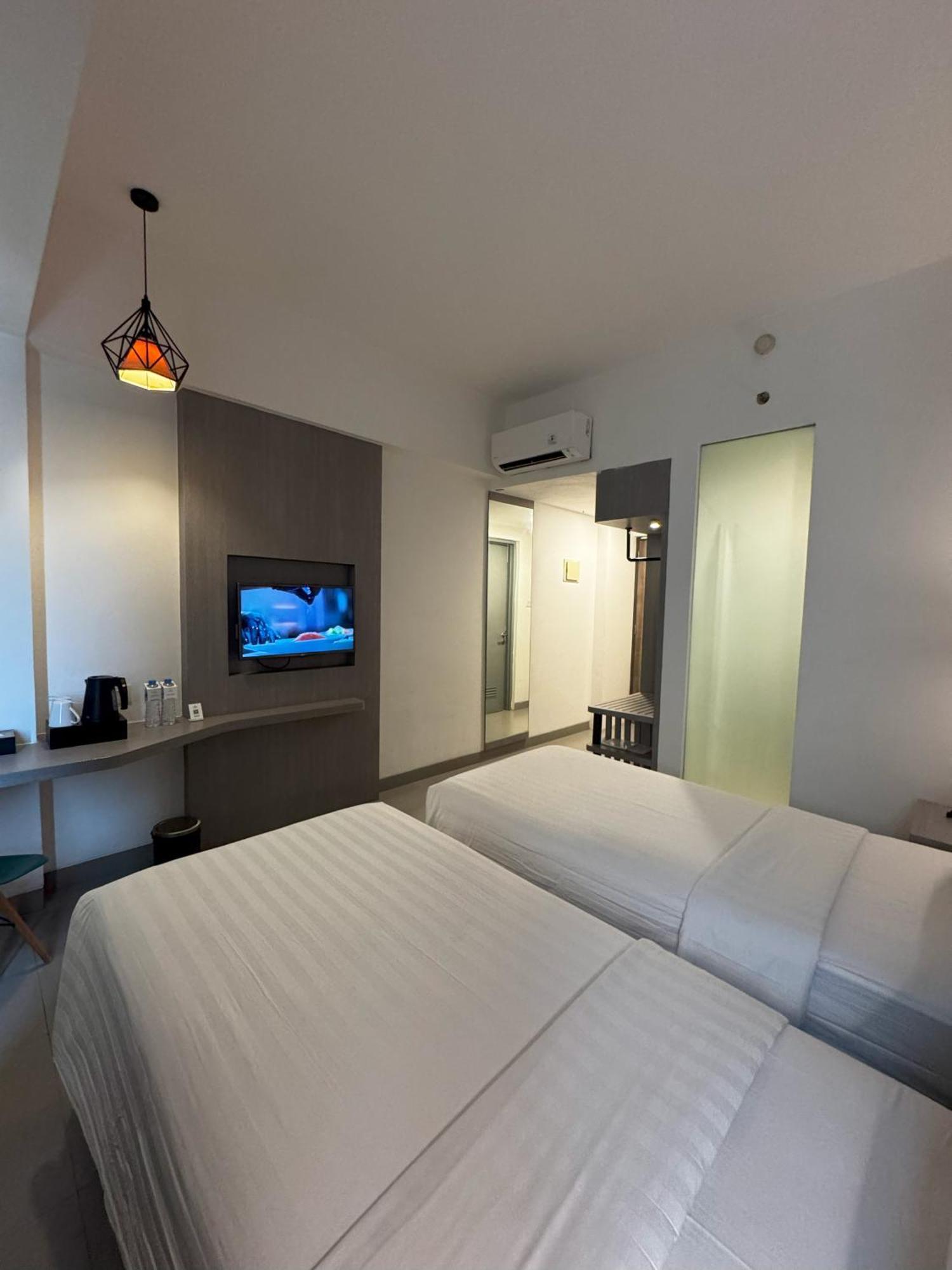 Laska Hotel Subang Buitenkant foto